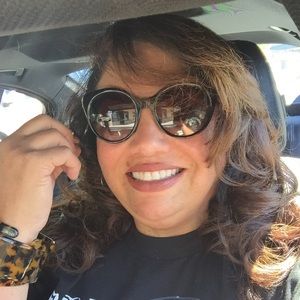 Meet your Posher, Dolores